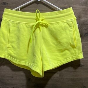 Lululemon inner glow hr shorts